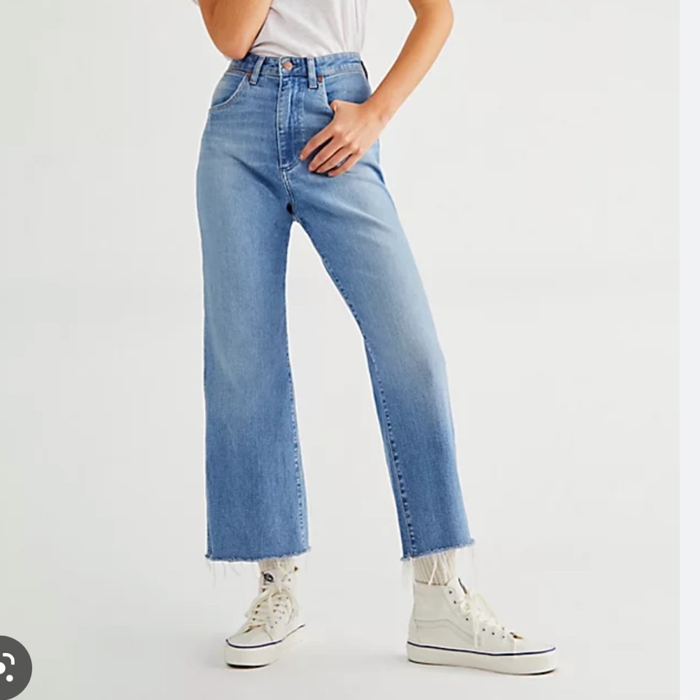 Women’s Wrangler Mom Kick Flare Jeans - Size 26